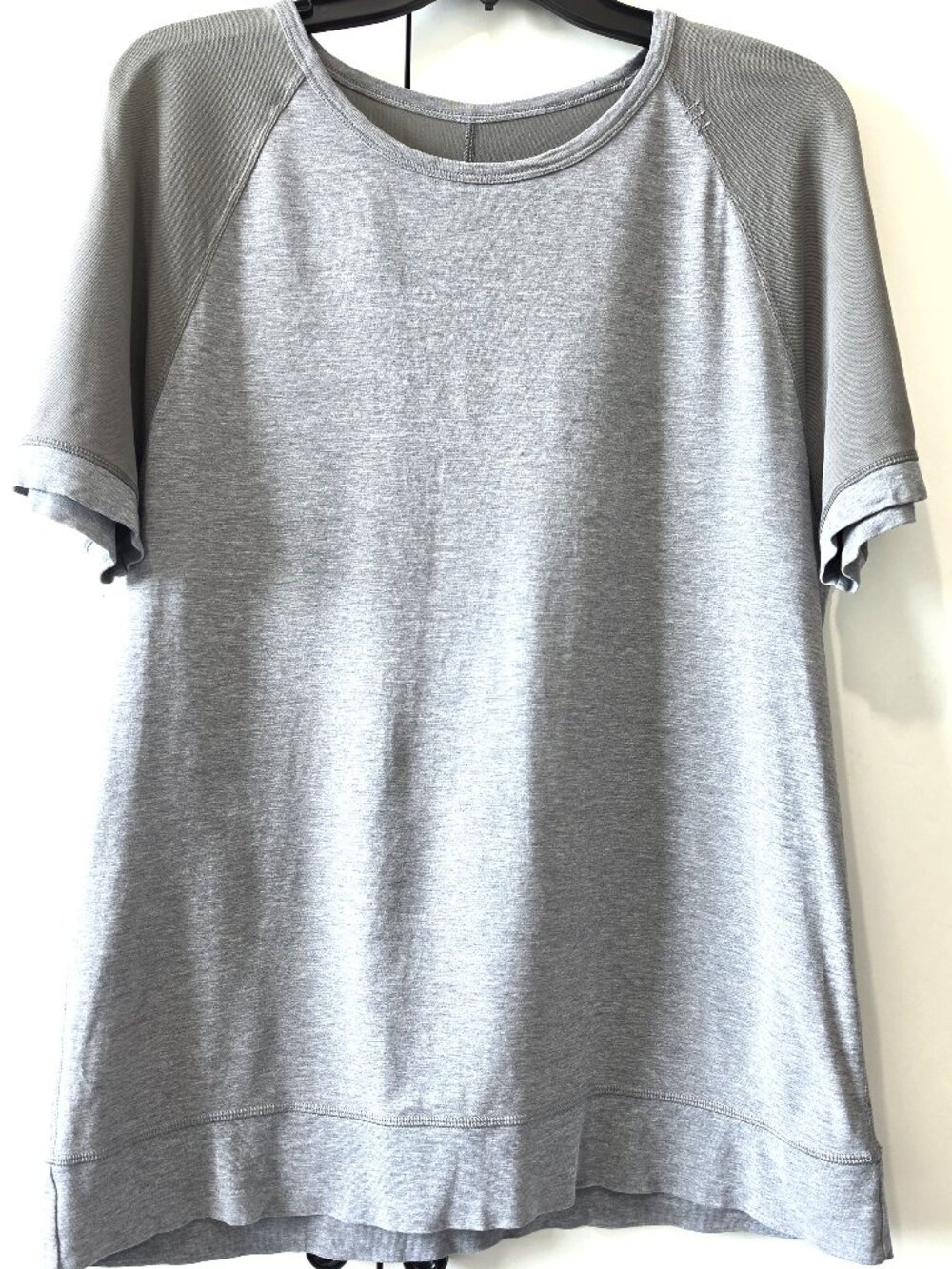 Lululemon Mens Medium Heather Gray Performance Training T-Shirt Short Sleeve